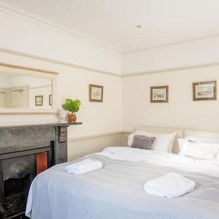 City Centre Stunning House-Roman Baths - 3Min Walk - 4 Bedrooms Buitenkant foto