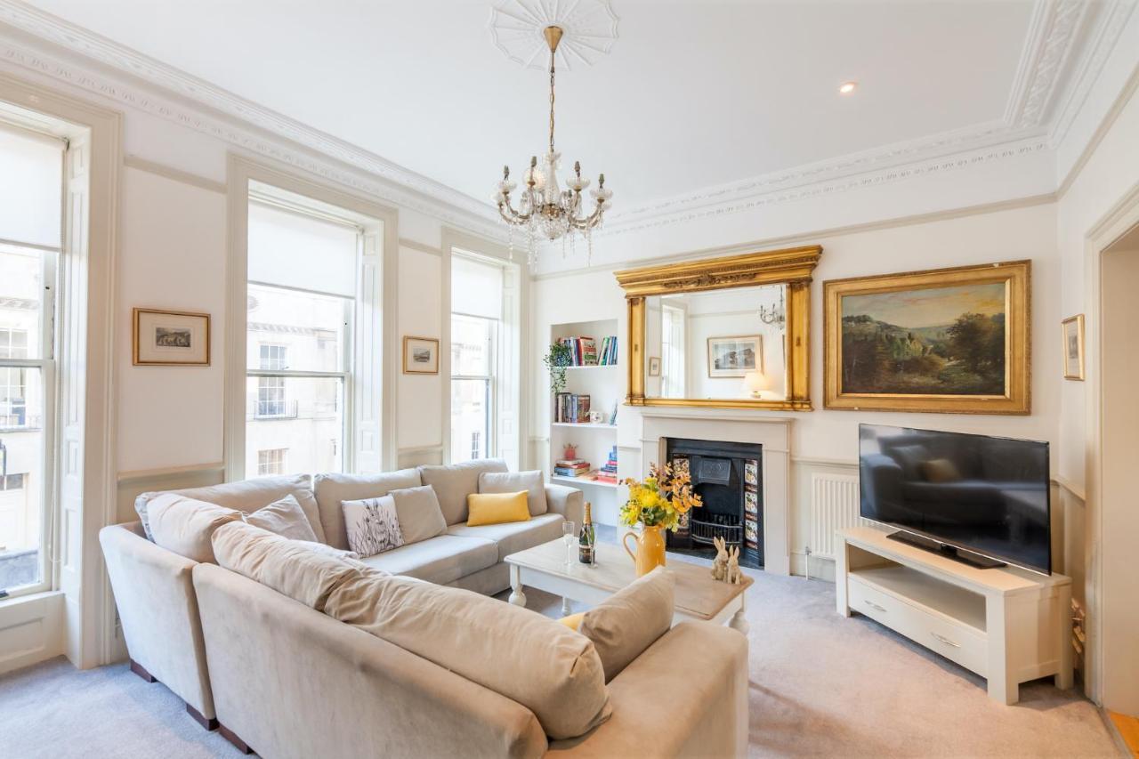 City Centre Stunning House-Roman Baths - 3Min Walk - 4 Bedrooms Buitenkant foto
