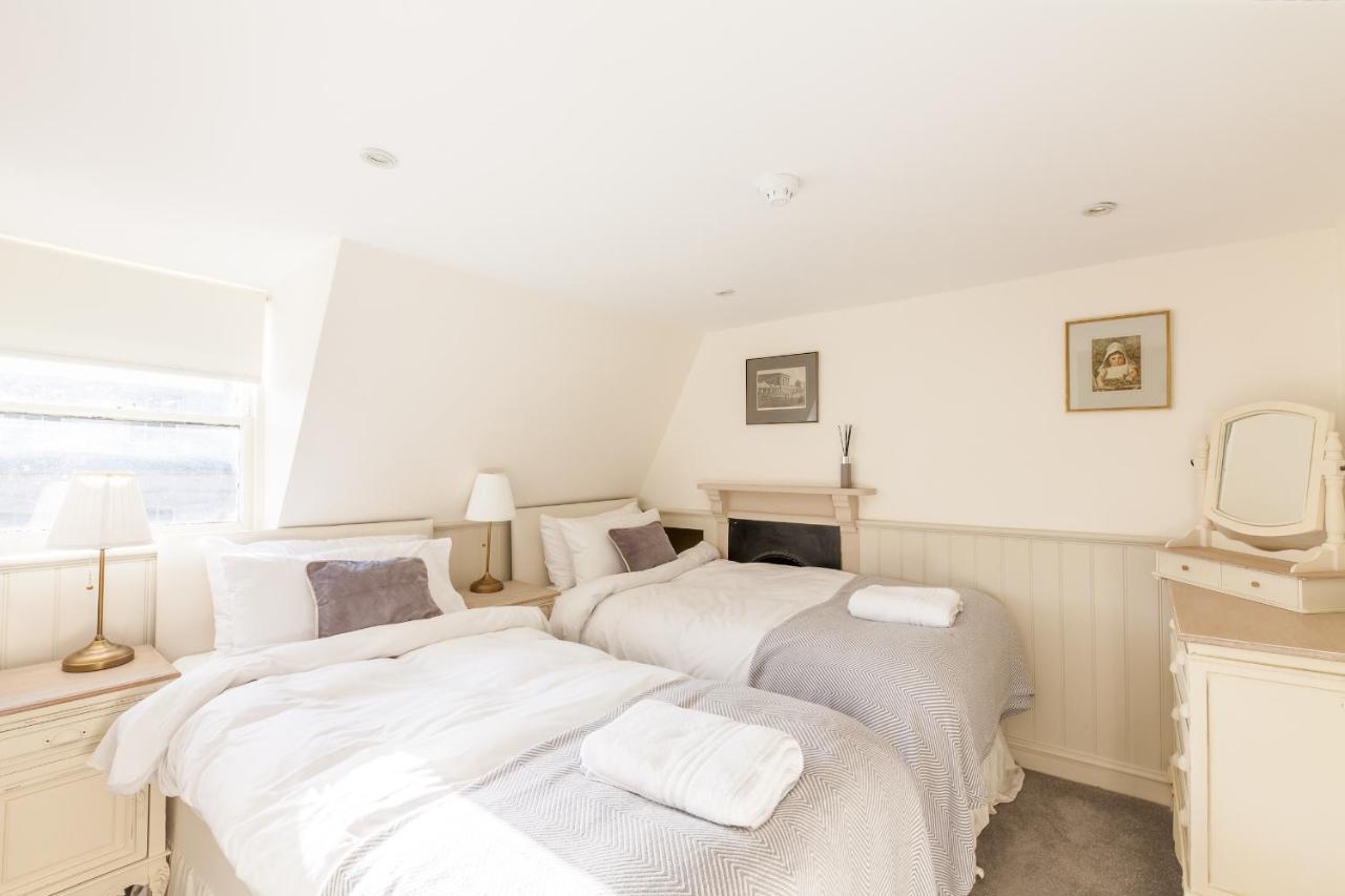 City Centre Stunning House-Roman Baths - 3Min Walk - 4 Bedrooms Buitenkant foto