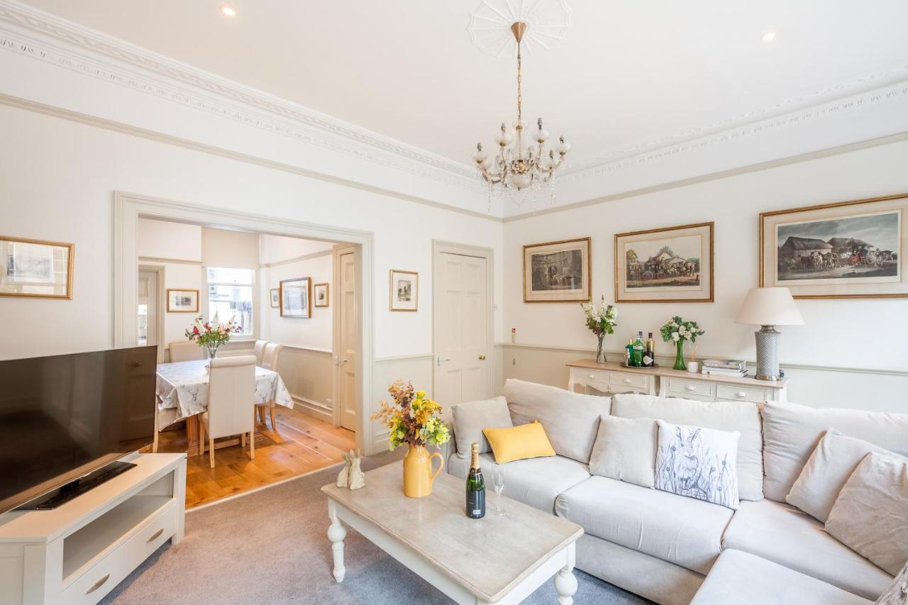City Centre Stunning House-Roman Baths - 3Min Walk - 4 Bedrooms Buitenkant foto