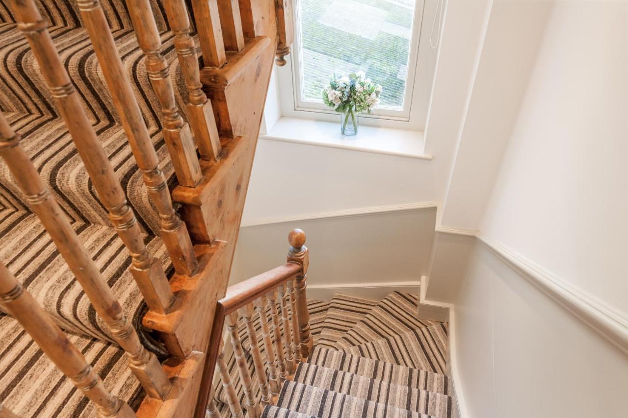 City Centre Stunning House-Roman Baths - 3Min Walk - 4 Bedrooms Buitenkant foto