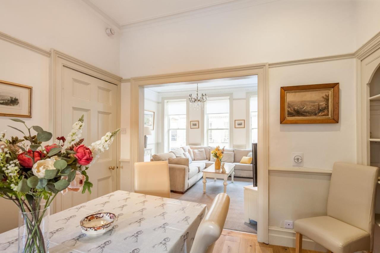City Centre Stunning House-Roman Baths - 3Min Walk - 4 Bedrooms Buitenkant foto