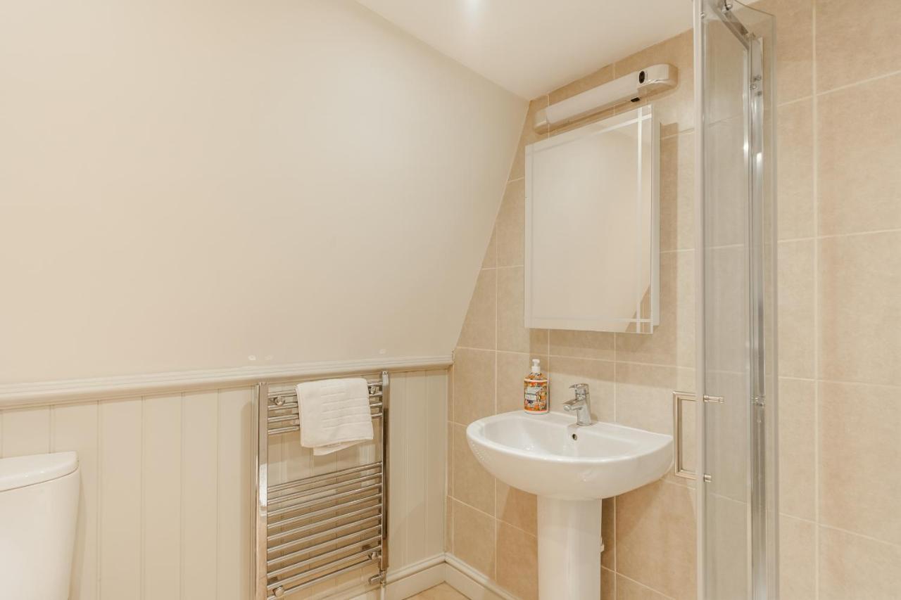 City Centre Stunning House-Roman Baths - 3Min Walk - 4 Bedrooms Buitenkant foto