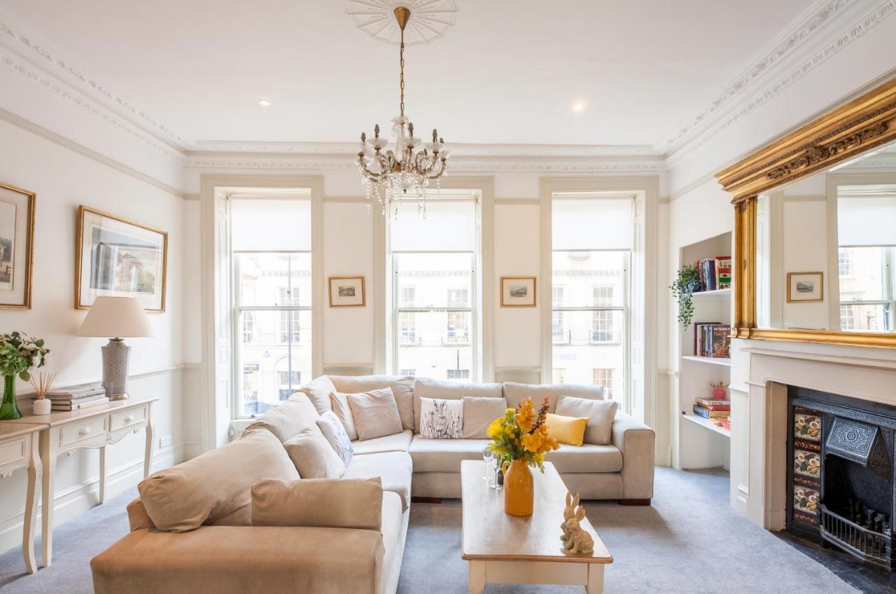City Centre Stunning House-Roman Baths - 3Min Walk - 4 Bedrooms Buitenkant foto