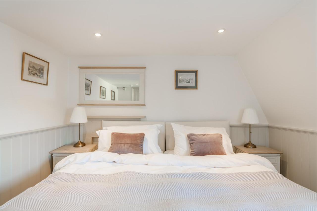 City Centre Stunning House-Roman Baths - 3Min Walk - 4 Bedrooms Buitenkant foto