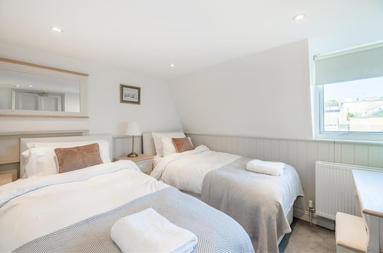 City Centre Stunning House-Roman Baths - 3Min Walk - 4 Bedrooms Buitenkant foto